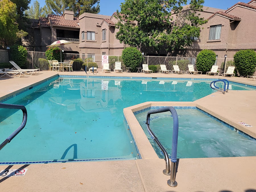 Heated pool & hot tub