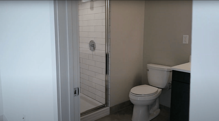 BATHROOM #1 (TOILET)