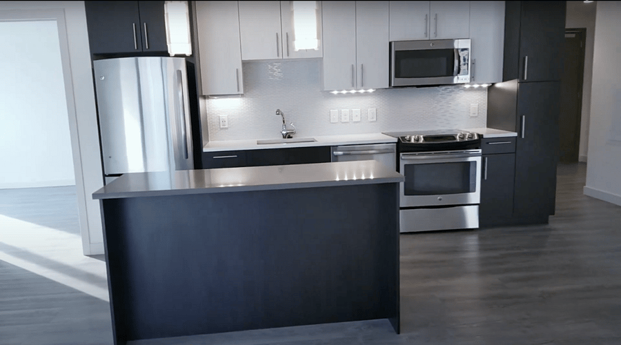 KITCHEN & DINING ROOM AREA