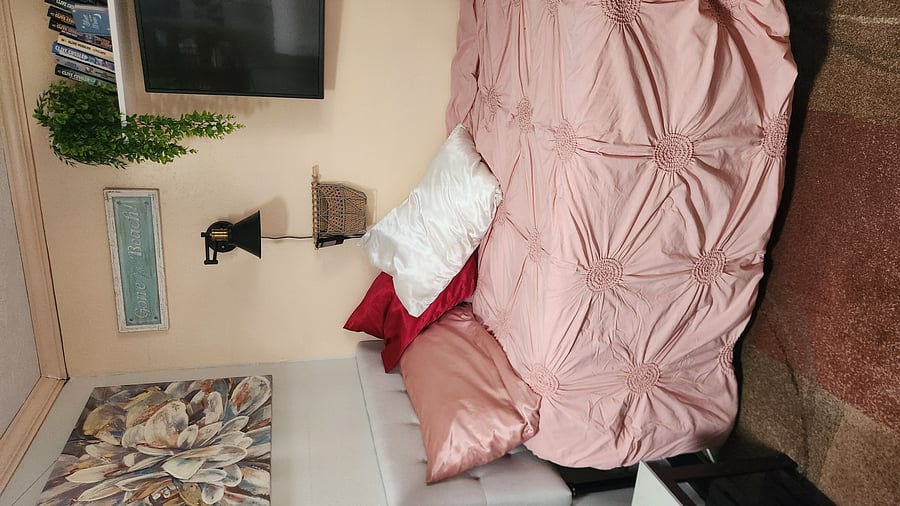 Comfy bed - adjustable frame