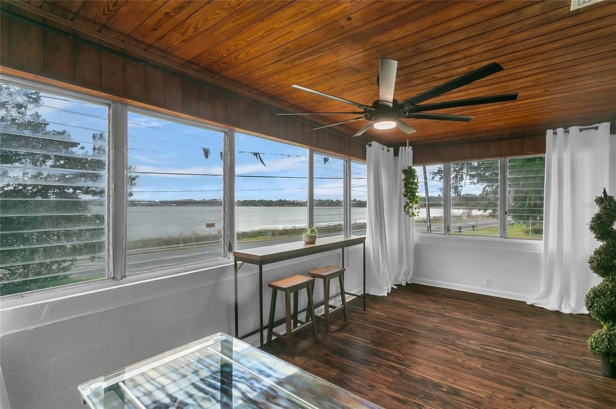Enclosed patio, great way to start or finish the day with the view of Starke lake.  Disney fireworks visible after 9pm.