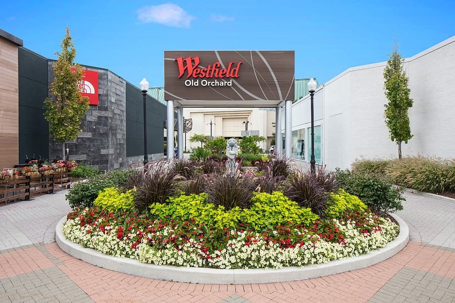 Short Walk to Old Orchard Mall