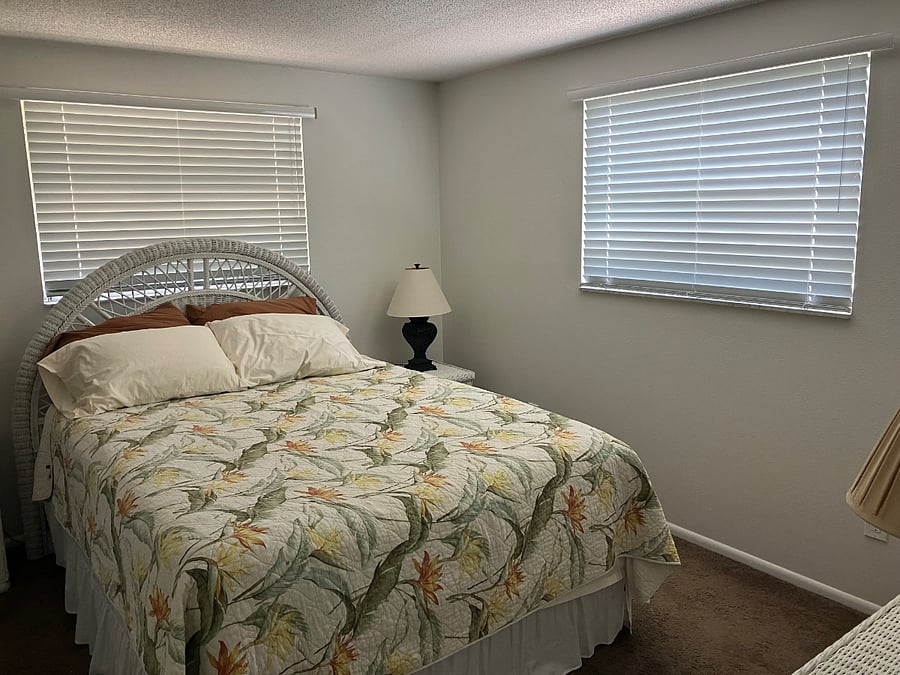 Master bedroom with queen bed
