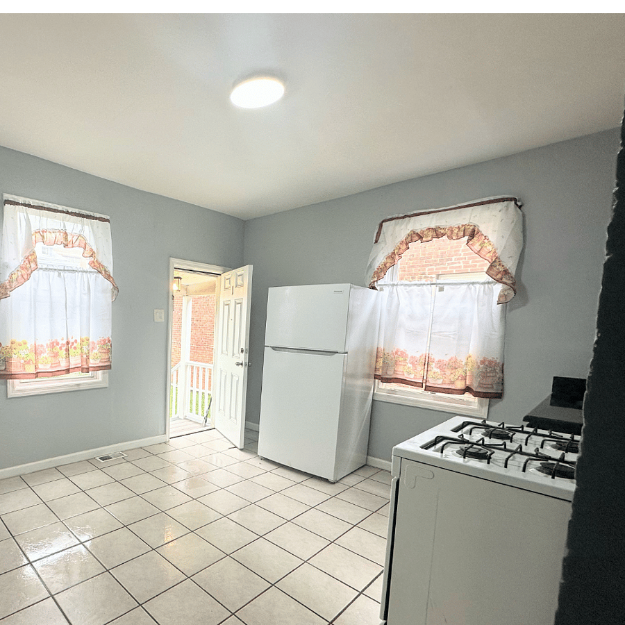 Main entry into Kitchen/Dining RoomFloorpl
