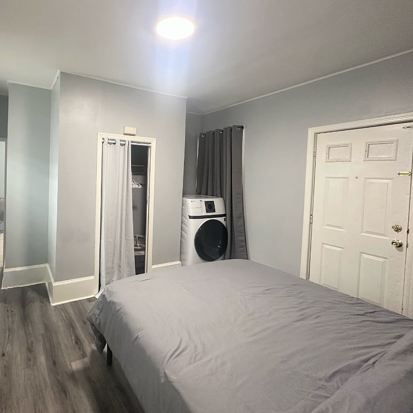 Combo washer/dryer unit for your convenience.