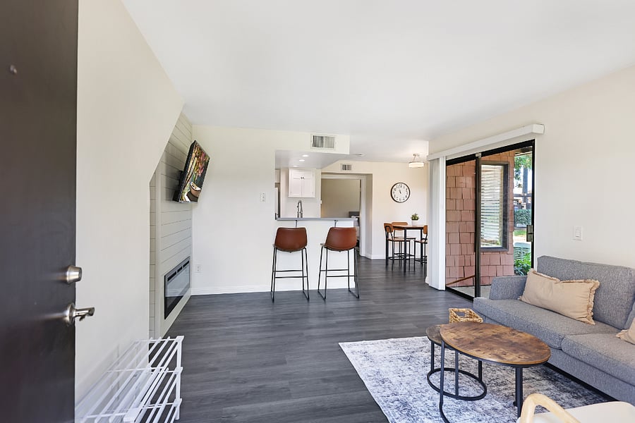 Spacious entry way