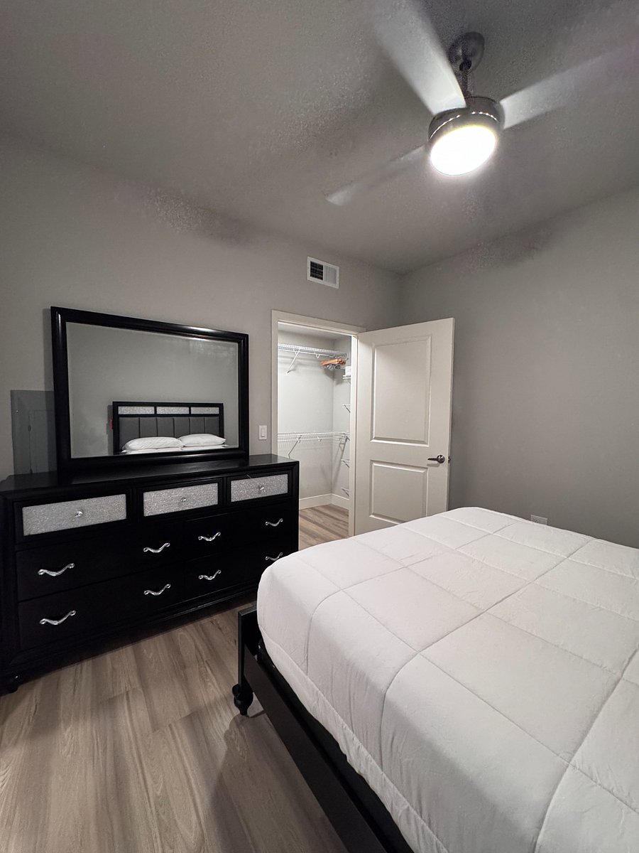 Furnished Finder property 863980_18 photo 24