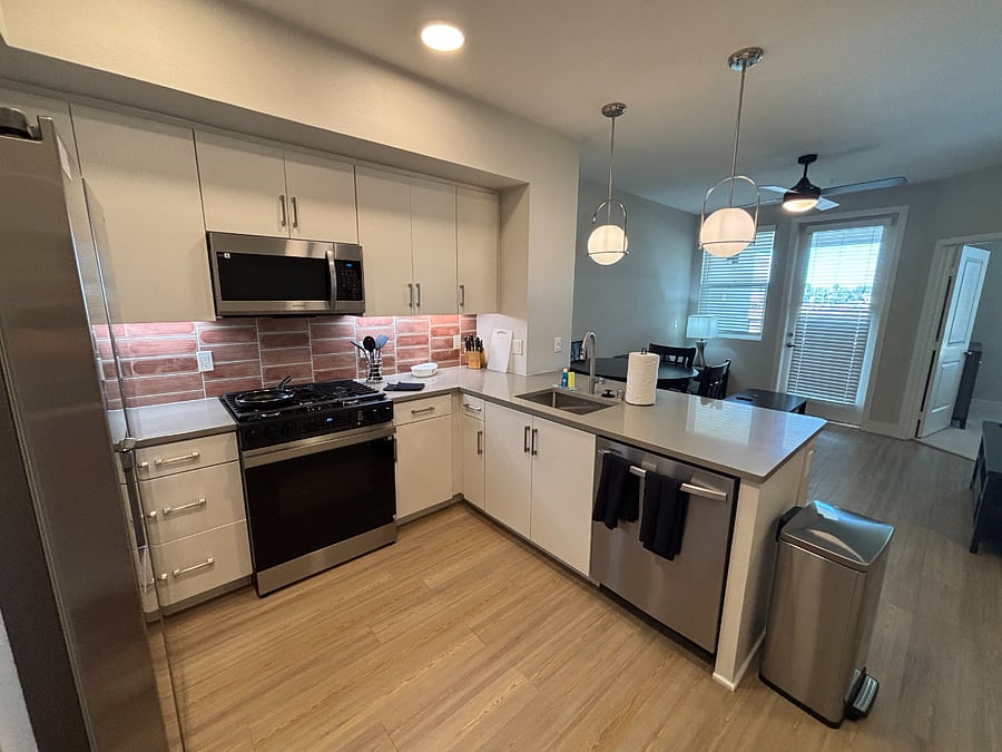 Furnished Finder property 863981_12 photo 4