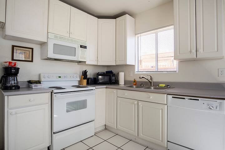 Furnished Finder property 864110_1 photo 18