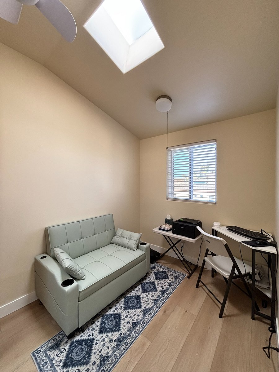 3rd bedroom with pull out twin sized bed