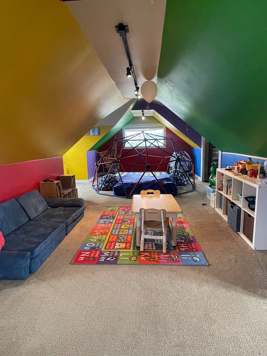Epic playroom: wide shot