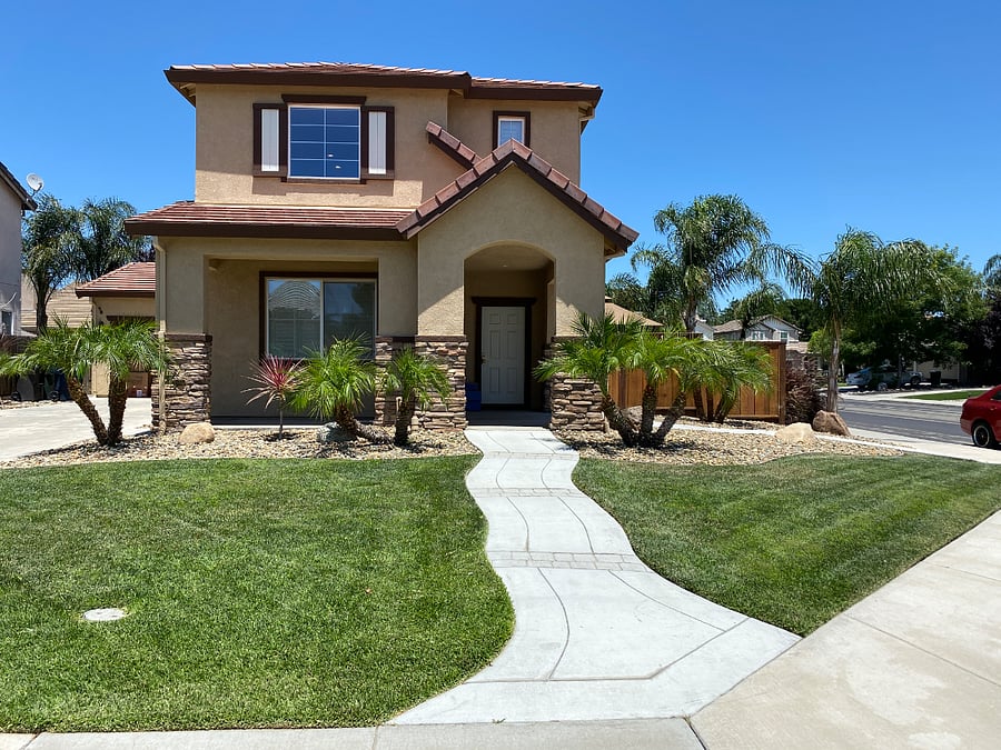 Entry Way w/good lighting security system with Police Dept