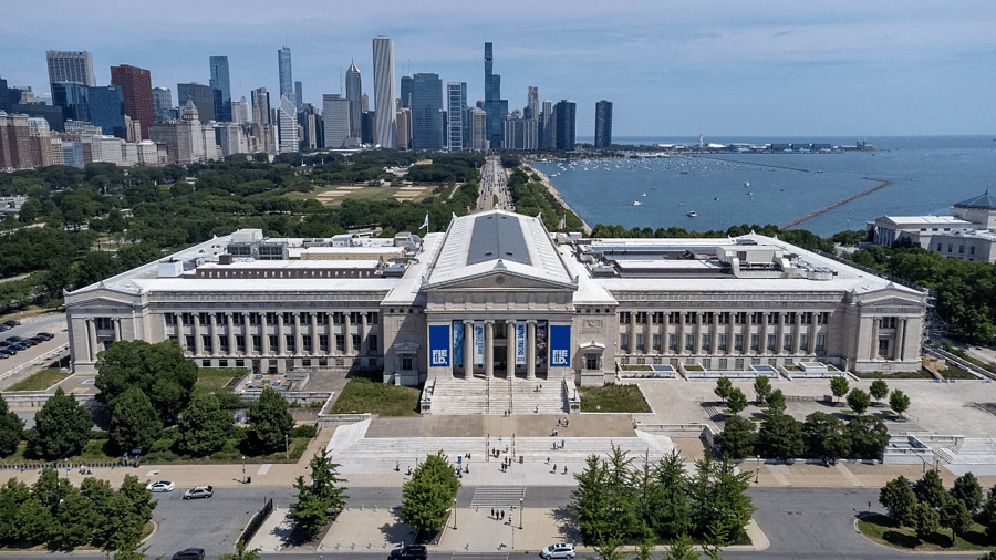 0.8 miles from the Field Museum