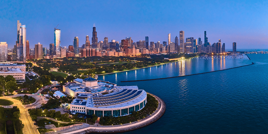 0.8 miles from the Shedd Aquarium