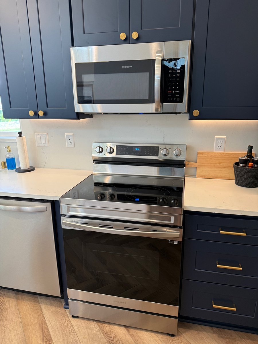 Full sized stove