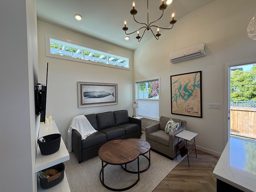 Plenty of natural light and dimmable room lighting