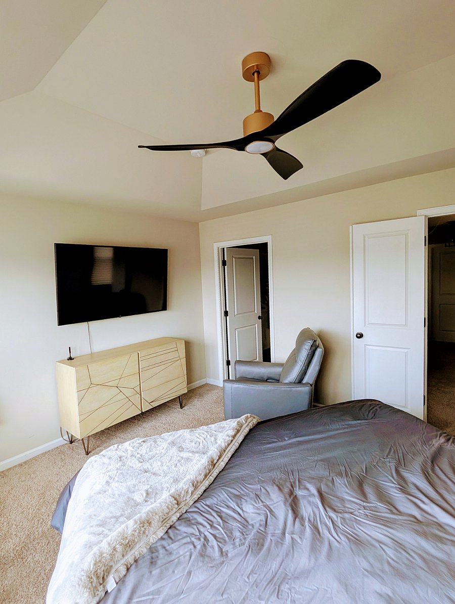 Master Bedroom w/King-Sized Bed