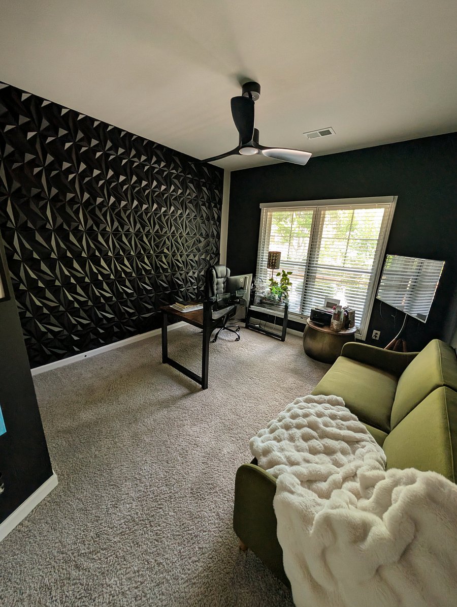 Office/Third Bedroom with Comfy Futon