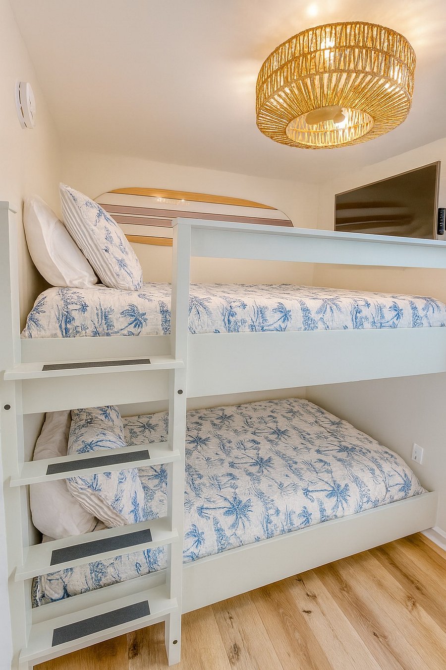 Recently UPGRADED Bunk Beds & Flat Screen Roku TV