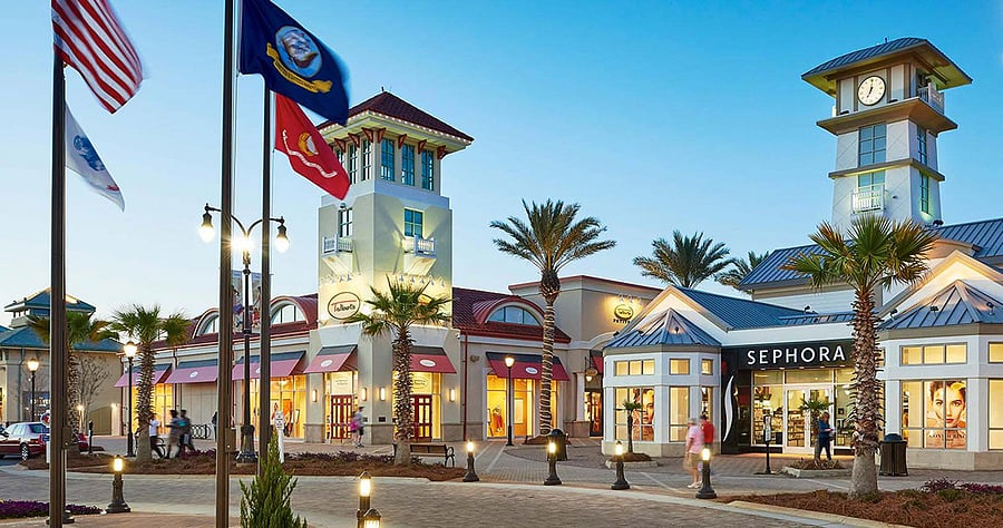 Short drive to Destin Commons, an open-air shopping center with a range of nationally known retailers, casual dining & a multiplex.