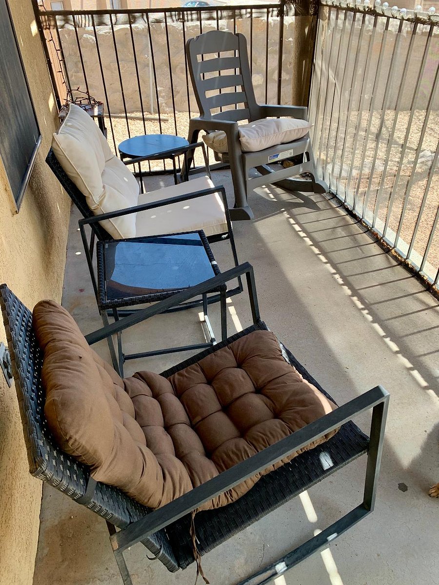 Screened in with access to backyard.  Great for cats!!!!