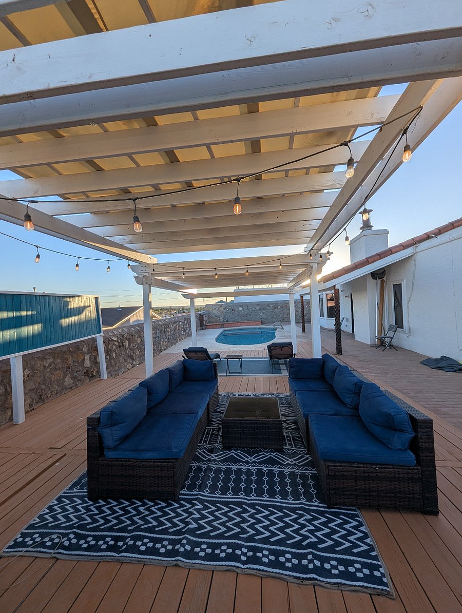 Swimming pool with pergola