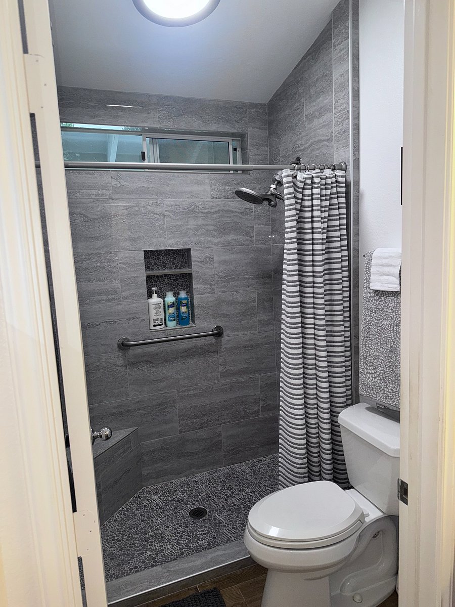 Primary Ensuite Shower