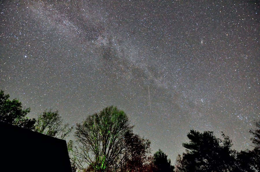 End your day beneath a sky full of stars. With minimal light pollution, you can enjoy stunning views of the Milky Way right from the deck a peaceful, unforgettable experience that feels worlds away from city life.