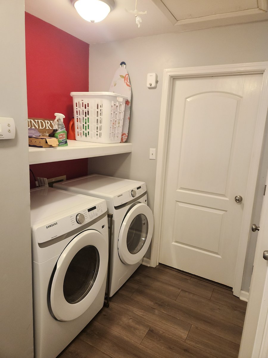 Shared laundry in the hall outside the King and Queen bedroom.
