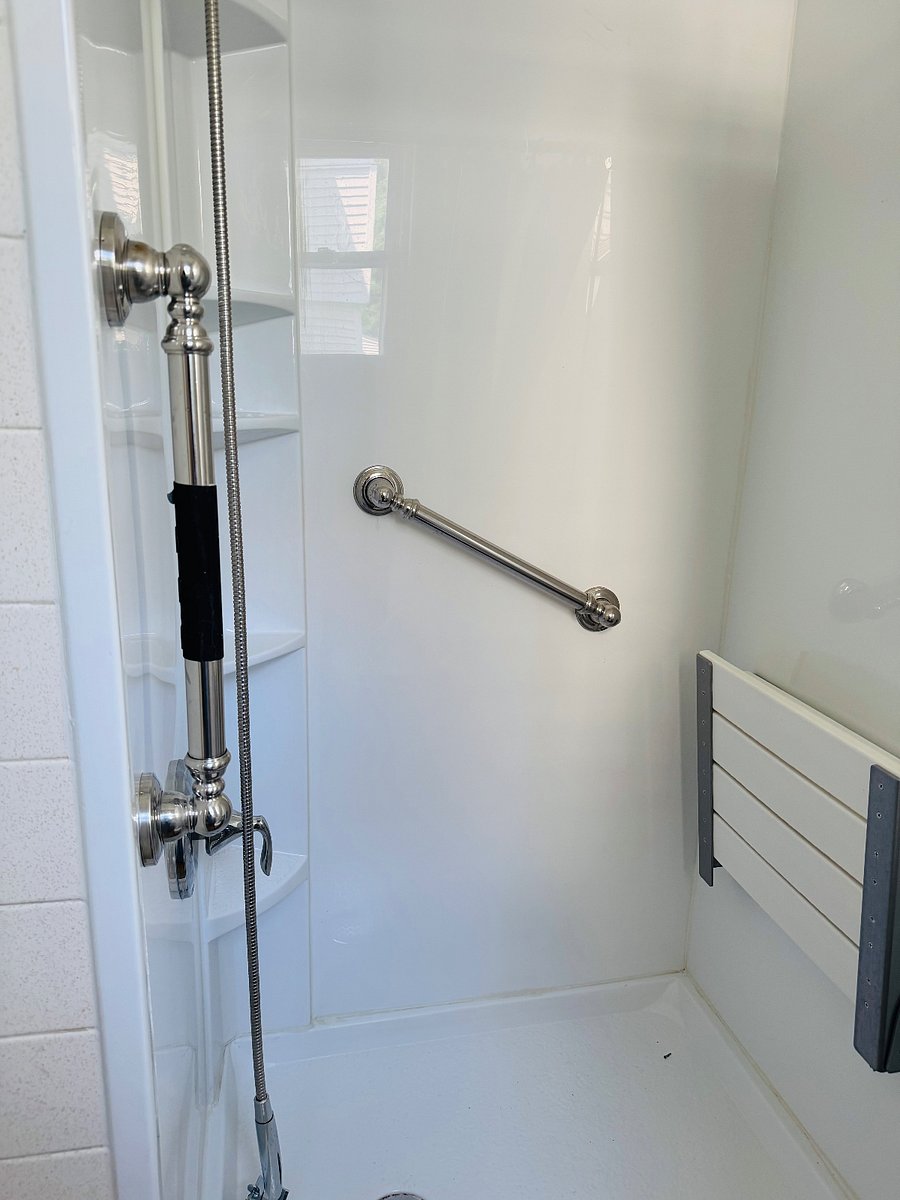 Full bathroom downstairs