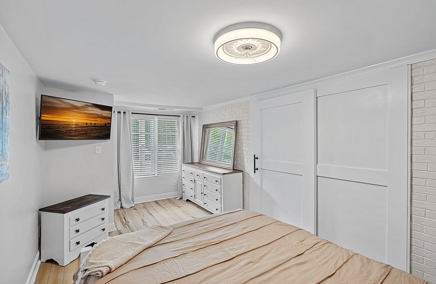 Queen Bed