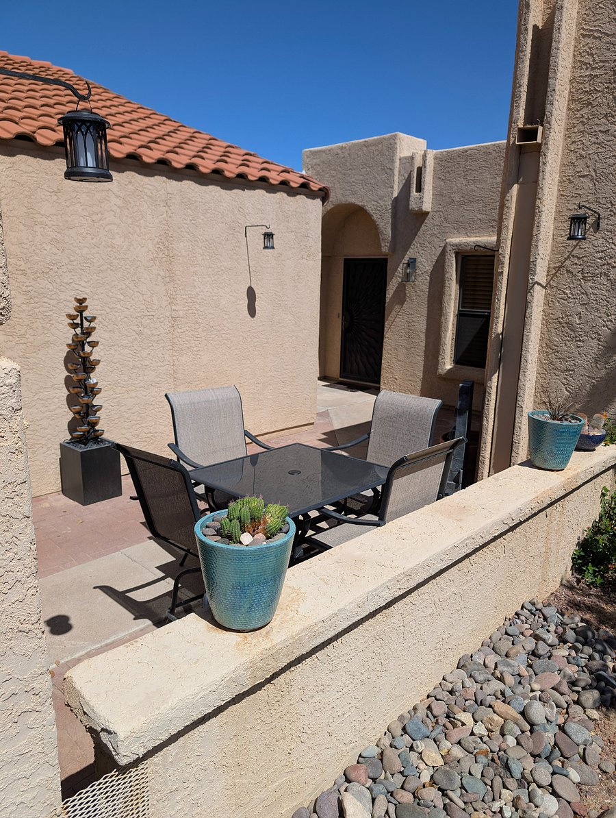 Dine and have morning coffee on the front patio, or lay back on the chaise lounge chairs.