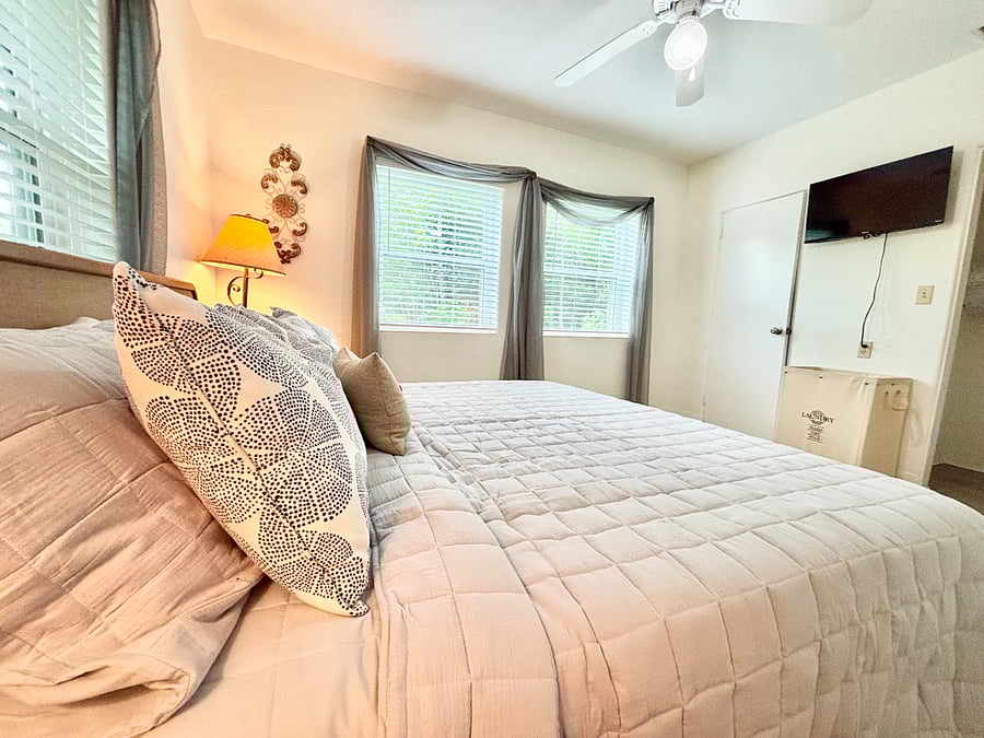 Furnished Finder property 865120_1 photo 9
