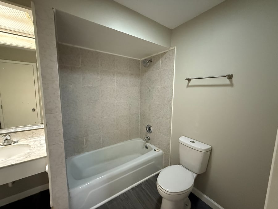 Bathtub / shower combo (will have shower rod and towels in place on move-in).