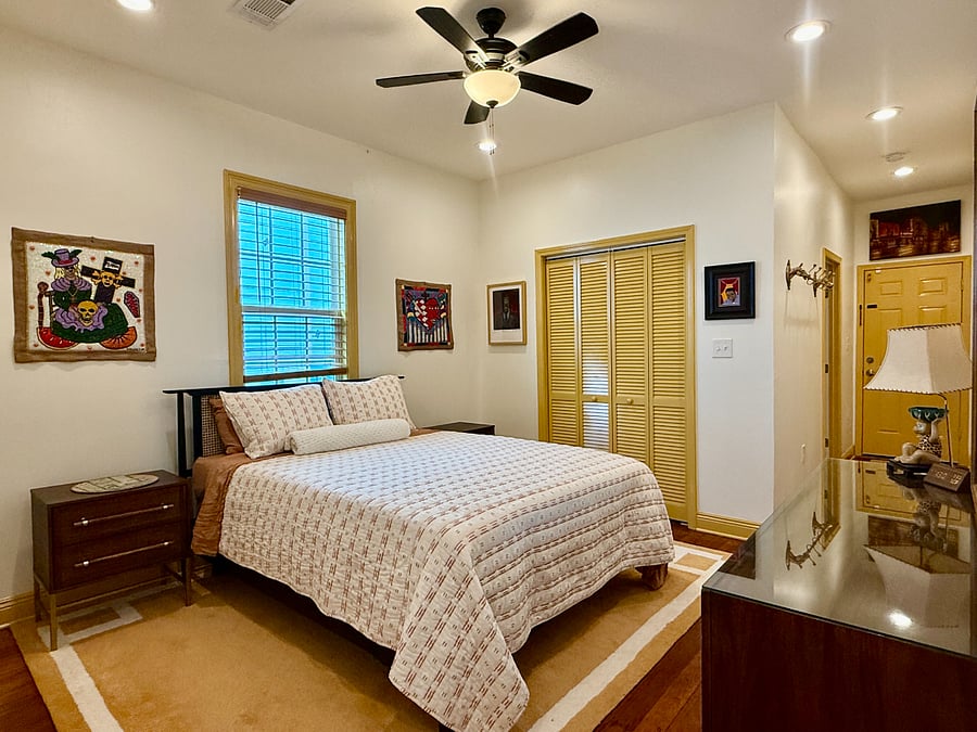 primary bedroom with queen bed