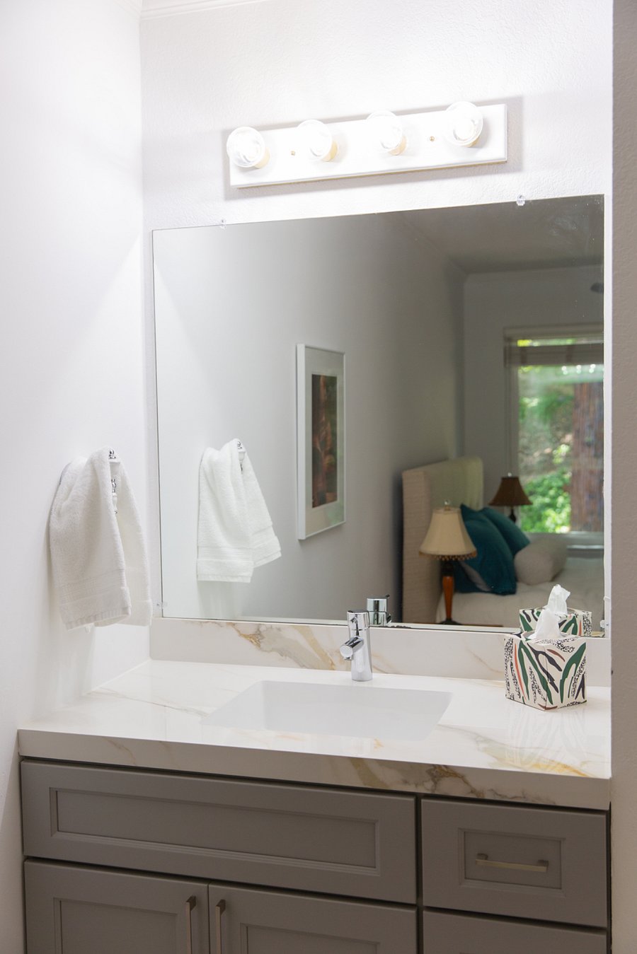 Master sink and vanity.