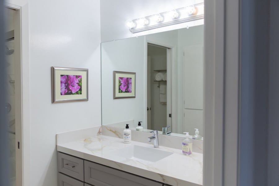 2nd sink and vanity upstairs.