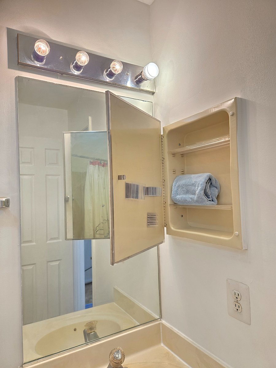 bathroom basin mirror and wall cabinet(opened)