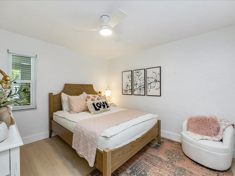 Comfortable guest room designed for maximum comfort during extended stays. Cozy queen bed and luxurious linens