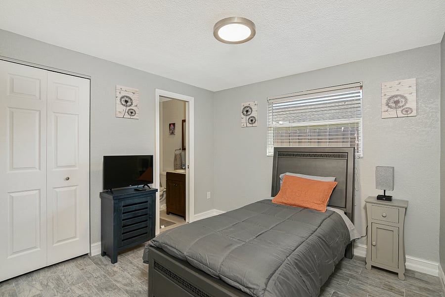 Furnished Finder property 865501_1 photo 12