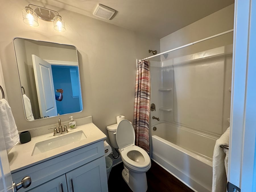 Full Bathroom