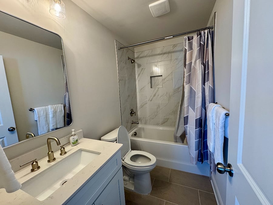 Full Bathroom