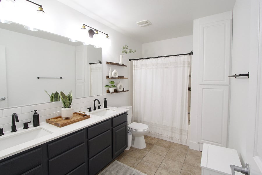 Primary ensuite bathroom (upstairs)