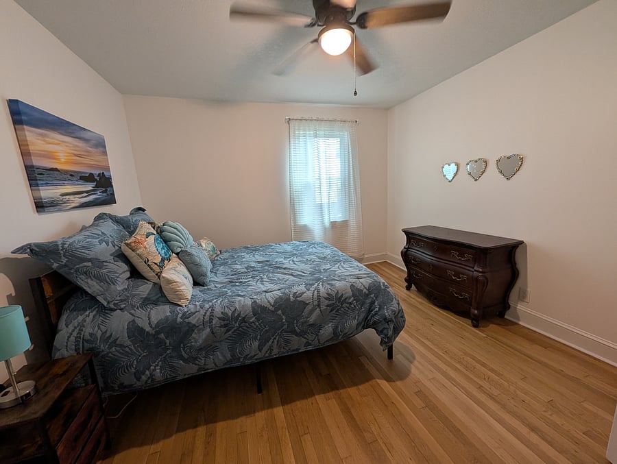 Second bedroom