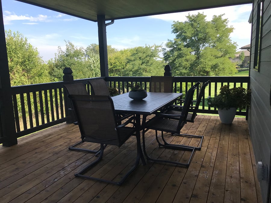 No neighbors behind me. Quiet deck for eating or relaxing.