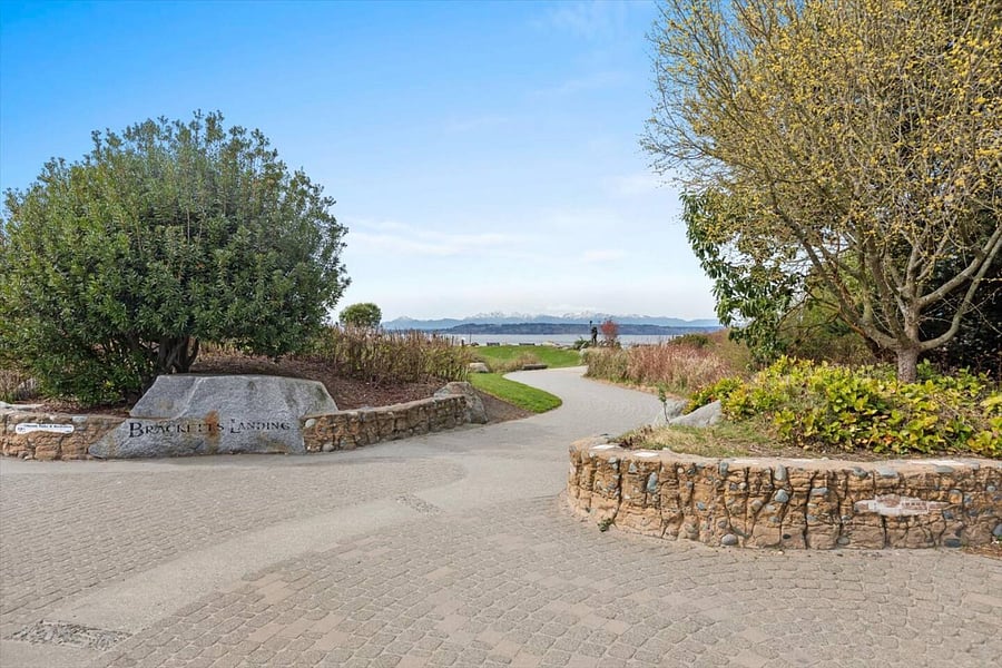 Edmonds Beach - 12 minute walk