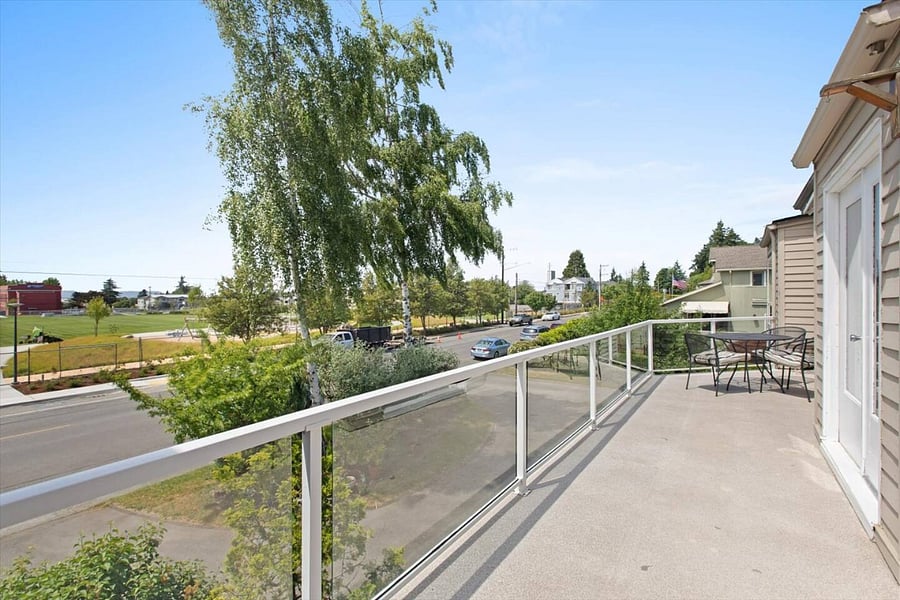West facing deck - Nice views