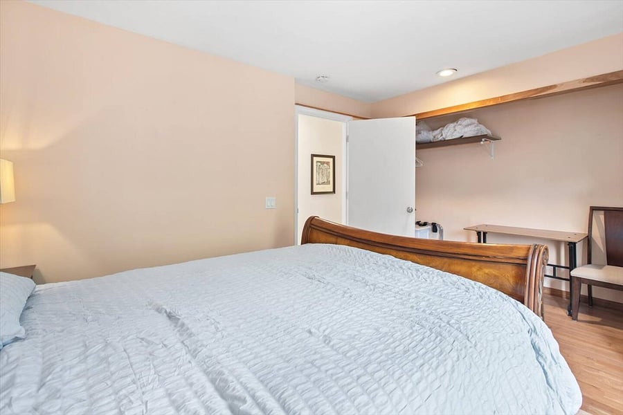 Bedroom 2 - Queen