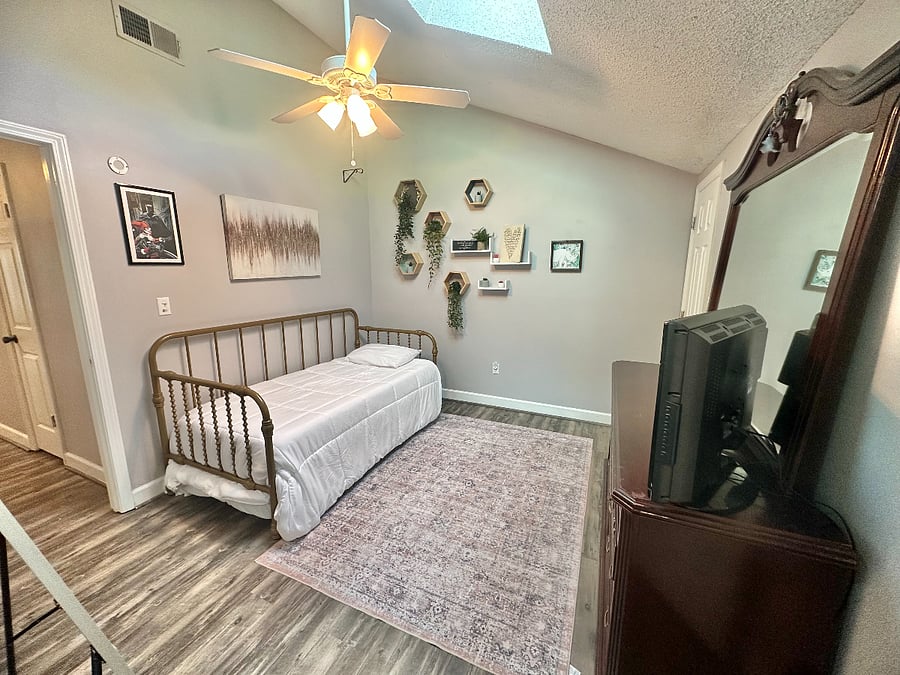 Furnished Finder property 865898_1 photo 22