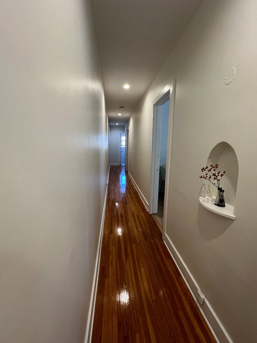 Hallway to bedrooms and bathroom
